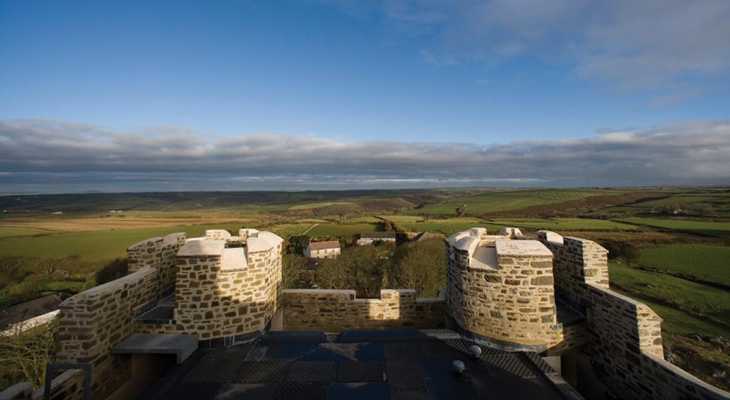 Roch Castle Hotel Bagian luar foto